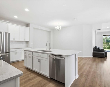 5918 Fiore Drive - Photo Thumbnail 10