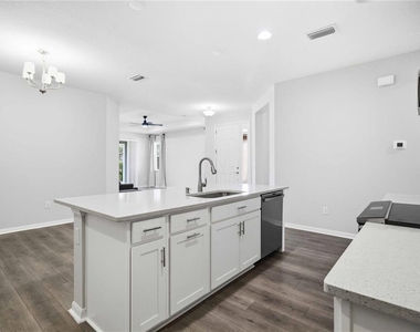 5918 Fiore Drive - Photo Thumbnail 8
