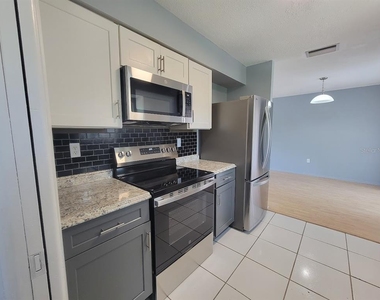 22329 Niagara Avenue - Photo Thumbnail 6