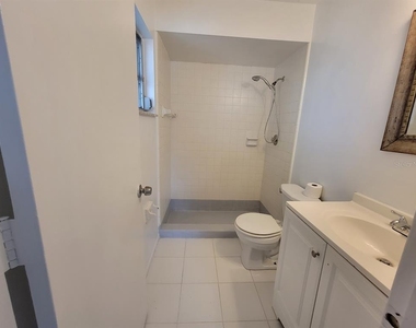22329 Niagara Avenue - Photo Thumbnail 14