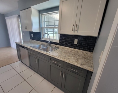 22329 Niagara Avenue - Photo Thumbnail 5