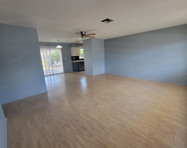 22329 Niagara Avenue - Photo Thumbnail 4