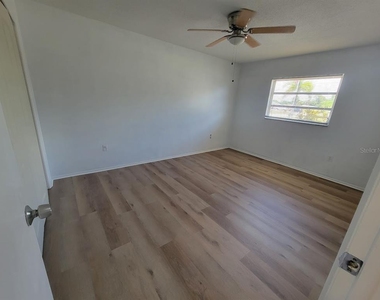 22329 Niagara Avenue - Photo Thumbnail 19