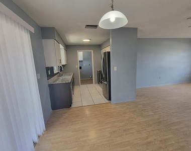 22329 Niagara Avenue - Photo Thumbnail 7