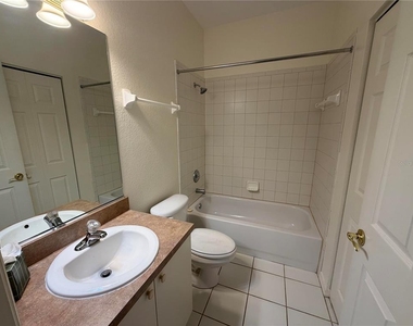 412 W 28th Street - Photo Thumbnail 11