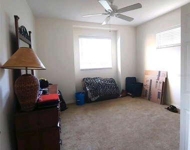 412 W 28th Street - Photo Thumbnail 7