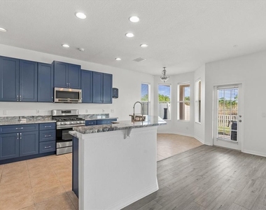 12808 Hampton Hill Drive - Photo Thumbnail 3