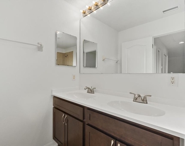 12808 Hampton Hill Drive - Photo Thumbnail 7
