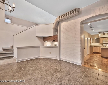 1409 Penn Avenue - Photo Thumbnail 2