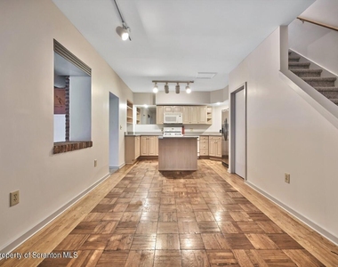 1409 Penn Avenue - Photo Thumbnail 6