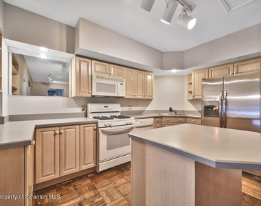 1409 Penn Avenue - Photo Thumbnail 12