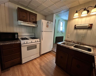 131 E Union Boulevard - Photo Thumbnail 7
