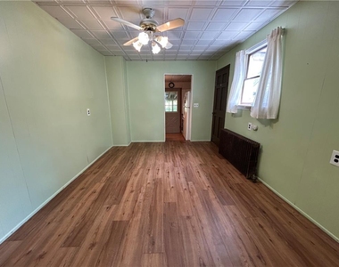 131 E Union Boulevard - Photo Thumbnail 5