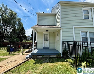 1342 N New Street - Photo Thumbnail 21