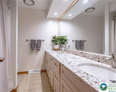 3705 Vale View Drive - Photo Thumbnail 22