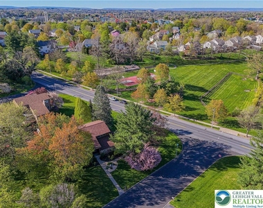 3705 Vale View Drive - Photo Thumbnail 3