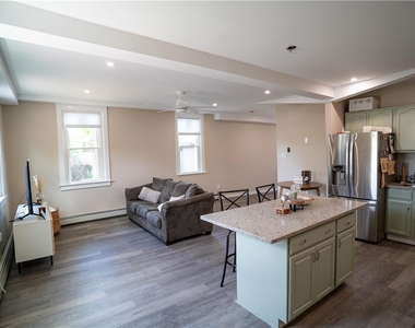 128 E Spruce Street - Photo Thumbnail 3