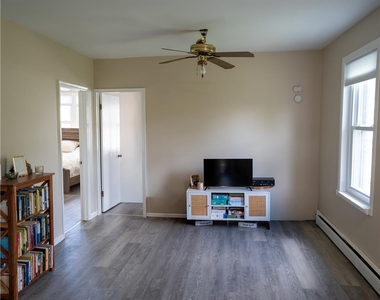 128 E Spruce Street - Photo Thumbnail 6