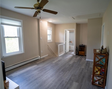128 E Spruce Street - Photo Thumbnail 5