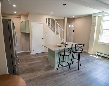 128 E Spruce Street - Photo Thumbnail 2