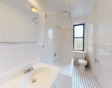 596 Edgecombe Avenue - Photo Thumbnail 3