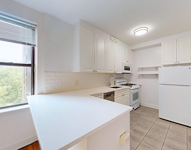 596 Edgecombe Avenue - Photo Thumbnail 2