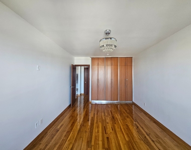 1237 Avenue Z - Photo Thumbnail 3