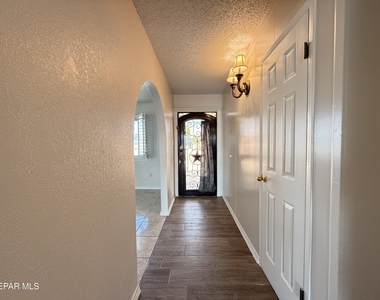 9321 Sorbonne Drive - Photo Thumbnail 4