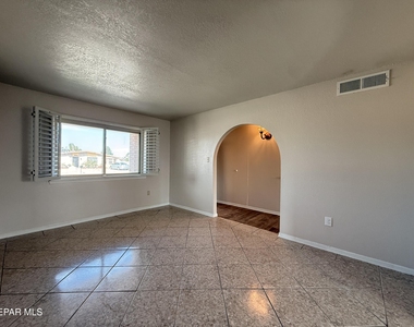9321 Sorbonne Drive - Photo Thumbnail 5