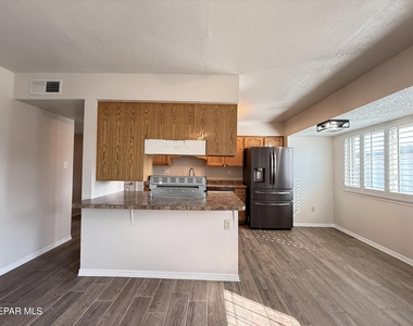 9321 Sorbonne Drive - Photo Thumbnail 12