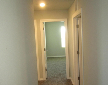 12253 Desert Cliff Court - Photo Thumbnail 31