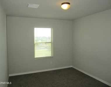 12253 Desert Cliff Court - Photo Thumbnail 34