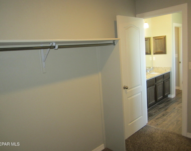 12253 Desert Cliff Court - Photo Thumbnail 56