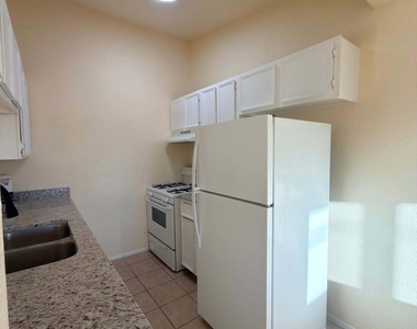 2121 Lake Omega Street - Photo Thumbnail 9