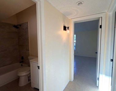 2121 Lake Omega Street - Photo Thumbnail 14