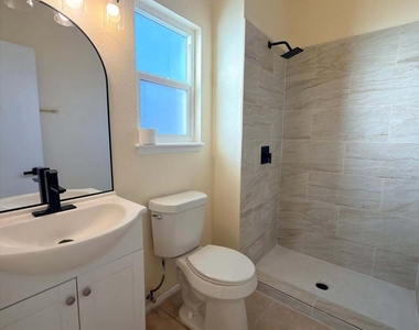 2121 Lake Omega Street - Photo Thumbnail 13