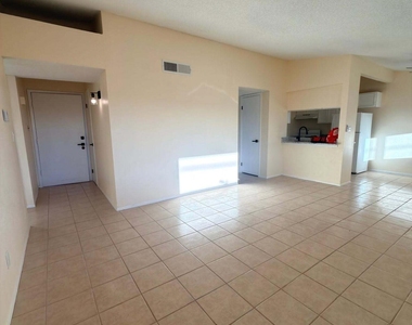 2121 Lake Omega Street - Photo Thumbnail 4