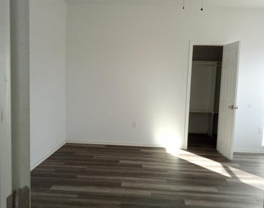 718 Cobre Street - Photo Thumbnail 8