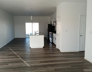 718 Cobre Street - Photo Thumbnail 3