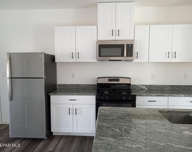 718 Cobre Street - Photo Thumbnail 20