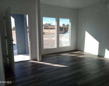 718 Cobre Street - Photo Thumbnail 7