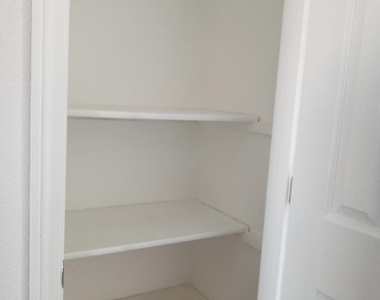 718 Cobre Street - Photo Thumbnail 17