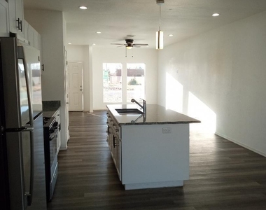 718 Cobre Street - Photo Thumbnail 5