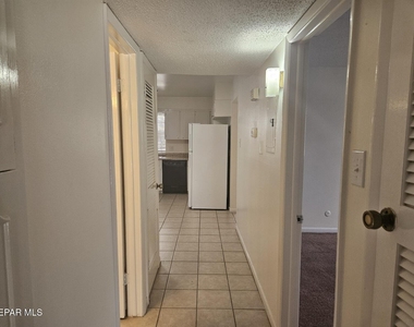 6832 Escondido Drive - Photo Thumbnail 15