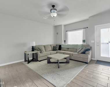 11352 Hidalgo Drive - Photo Thumbnail 5