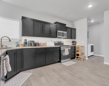 11352 Hidalgo Drive - Photo Thumbnail 17