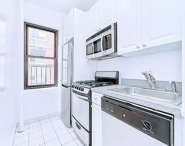 124 East 24th Street - Photo Thumbnail 3