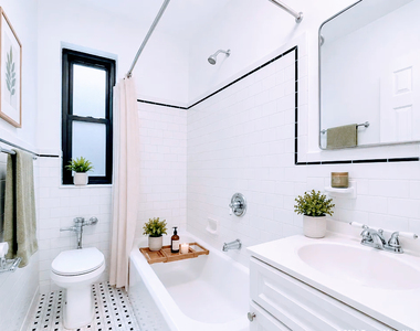 124 East 24th Street - Photo Thumbnail 2