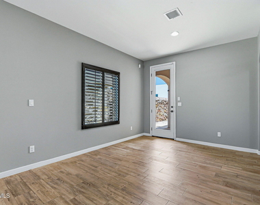 2120 Honour Point Place - Photo Thumbnail 6