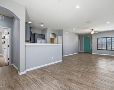 2120 Honour Point Place - Photo Thumbnail 7